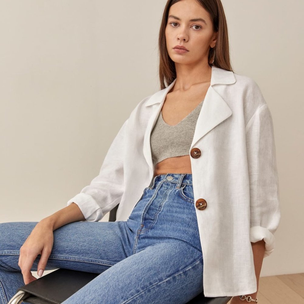 Reformation White Linen Button-Down Jacket with Brown Buttons - Picture 5 of 6